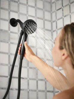 Engage With Magnetix Handshower In Matte Black -Hot Sale Moen Store 26100BL Lifestylev2.tif