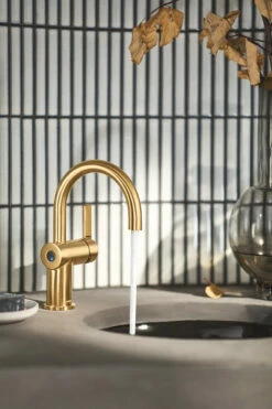 Cia Brushed Gold One-handle High Arc Bathroom Faucet -Hot Sale Moen Store 6221ewbg glam2.tif
