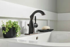 Sarona Mediterranean Bronze One-Handle High Arc Bathroom Faucet -Hot Sale Moen Store 84144BRB Glam3a.tif