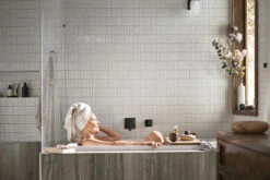 90 Degree Matte Black One-handle Non Diverter Tub Filler 26 90 Degree Matte Black One-handle Non Diverter Tub Filler -Hot Sale Moen Store WTS911BL lifestyle1.tif