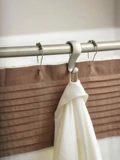 Moen Brushed Nickel Shower Curtain Rings -Hot Sale Moen Store sr2100bn sr2300bn glam3.tif