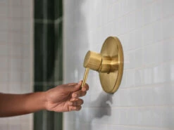 Align Brushed Gold M-CORE 3-Series Shower Only -Hot Sale Moen Store ut3292bg lifestyle1.tif